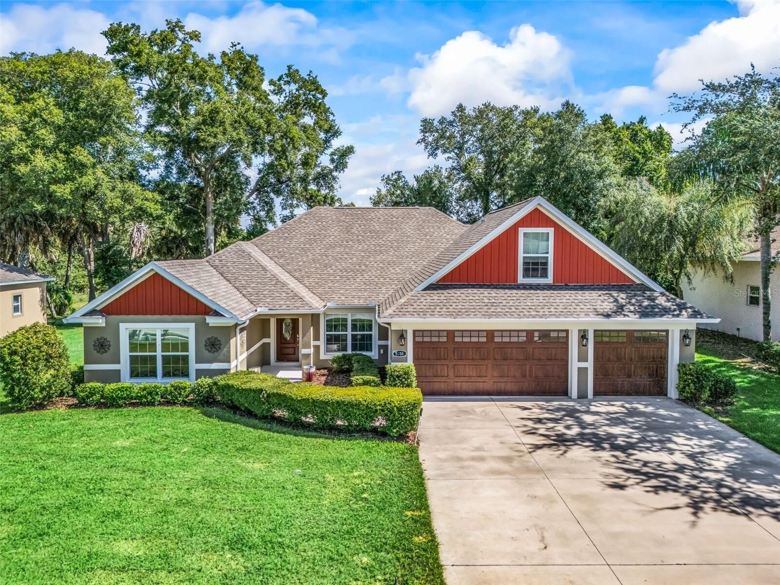 Property Photo: 5331 Grove Manor FL 32159