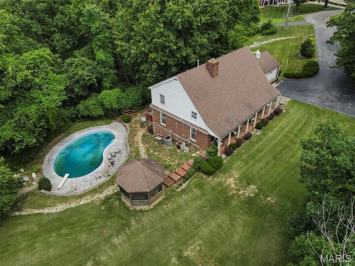 Property Photo:  22 Frontenac Place  IL 62035 