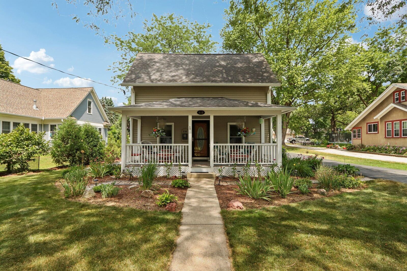 Property Photo: 518 E Capitol Dr WI 53029
