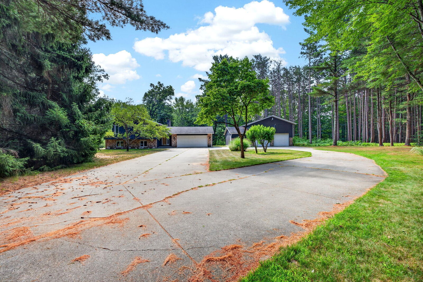 Property Photo:  2515 W Giles Road  MI 49445 