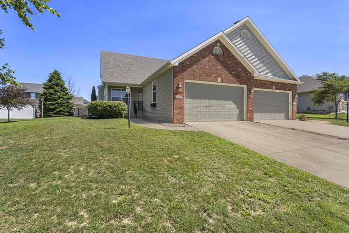 Property Photo:  1710 Timber Wolf Lane  IL 61853 