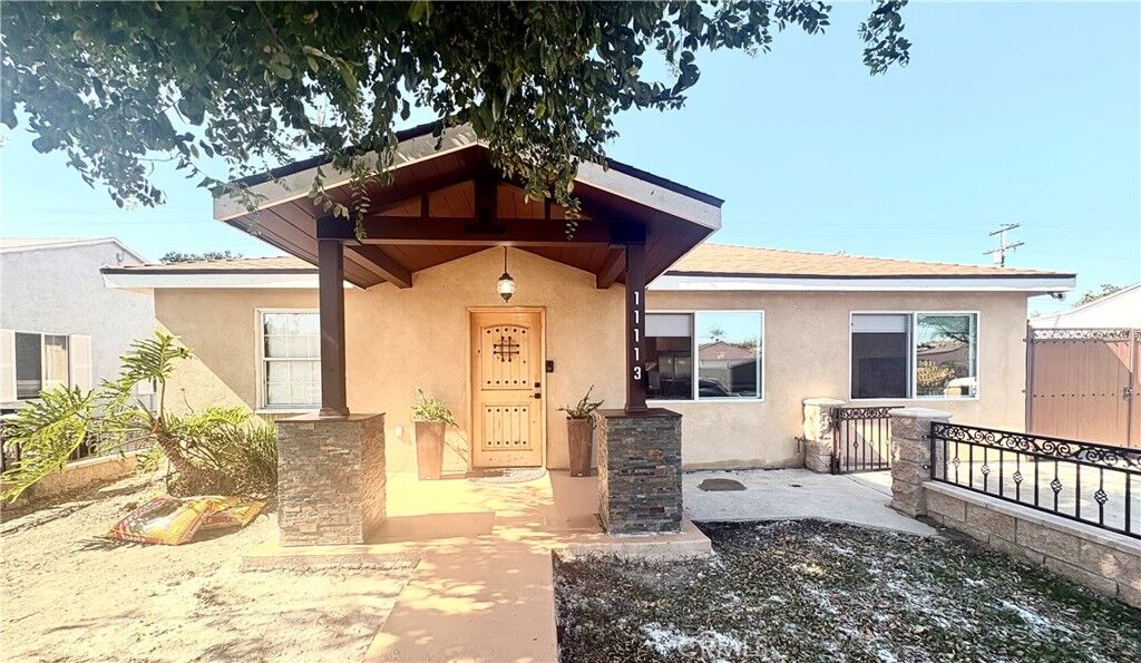 Property Photo:  11113 Ratliffe  CA 90650 