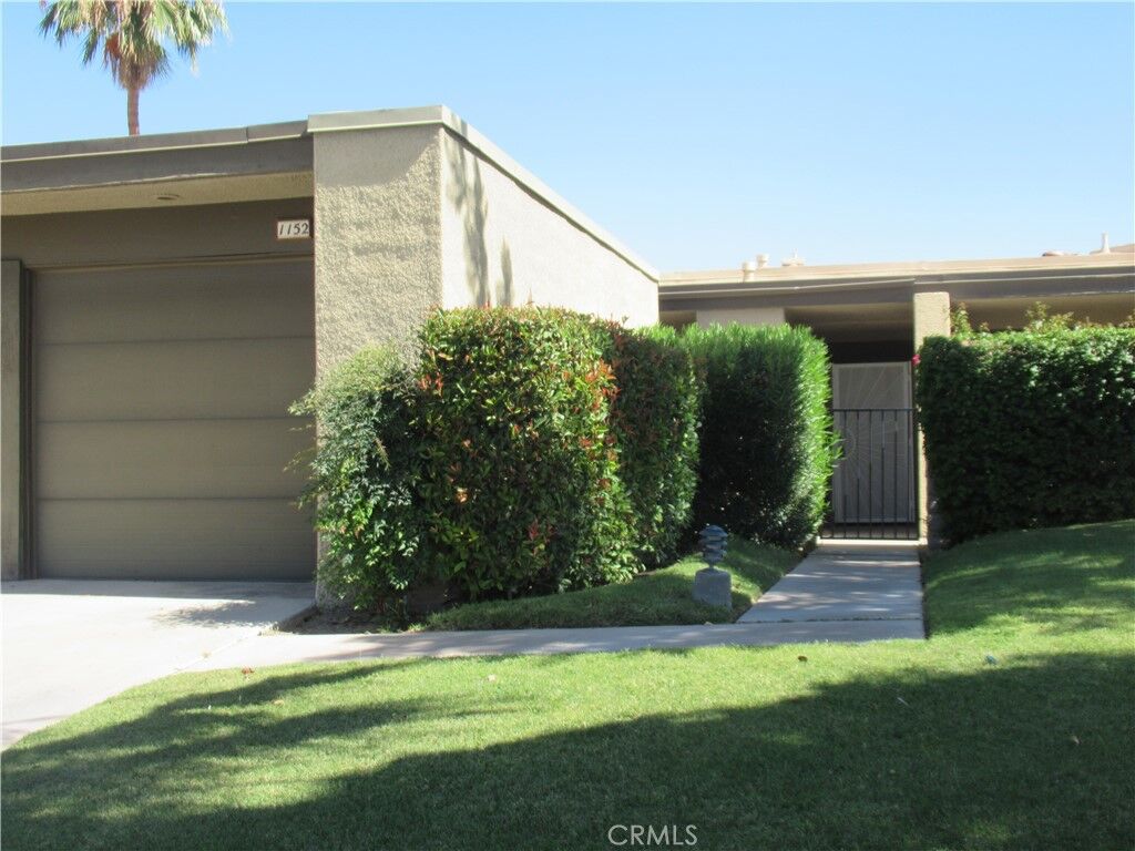 Property Photo: 1152 Tiffany Circle N CA 92262