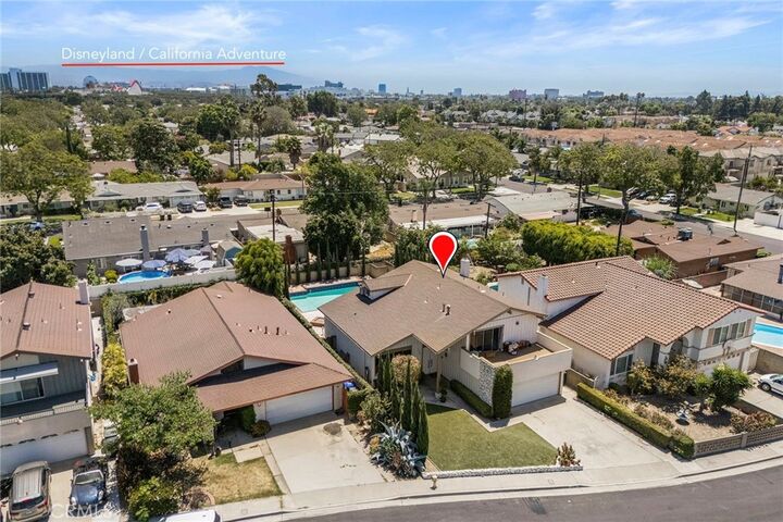 Property Photo: 1700 S Carnelian Street CA 92802