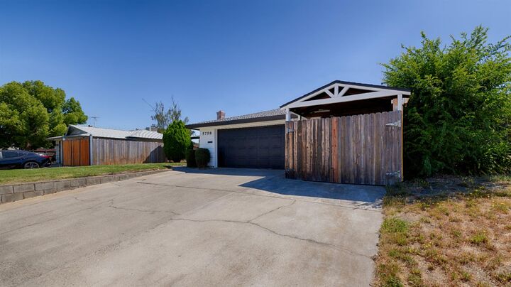 Property Photo: 5758 Cada Circle CA 95608
