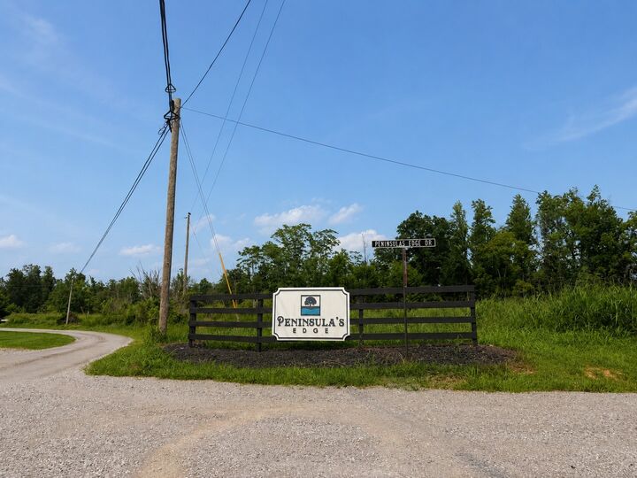 Property Photo: 0 S Peninsula Edge Dr TN 37166