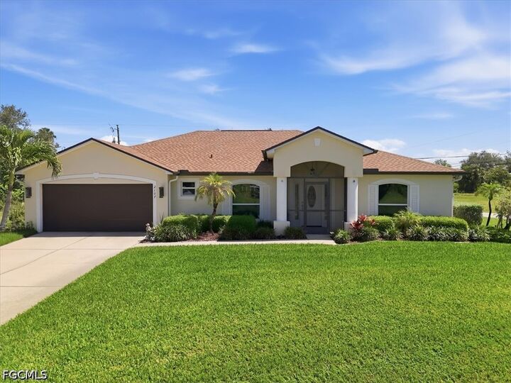 Property Photo:  2107 NE 19th Place  FL 33909 