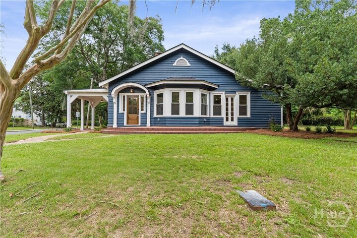 Property Photo:  501 Durant Avenue  GA 31404 