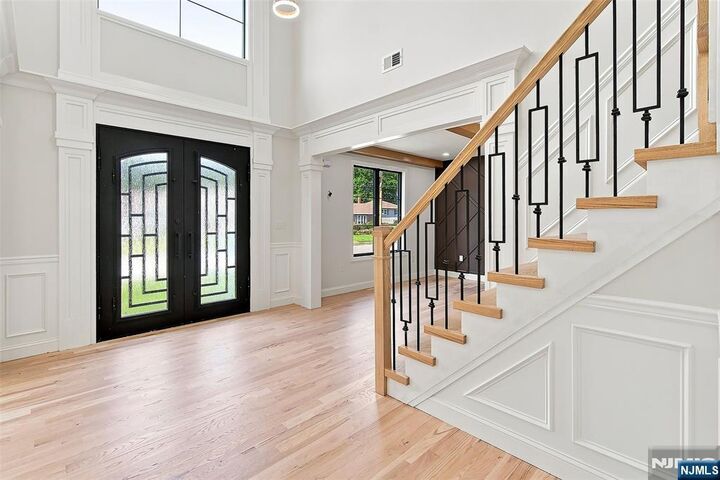 Property Photo:  295 Georgian Drive  NJ 07652 