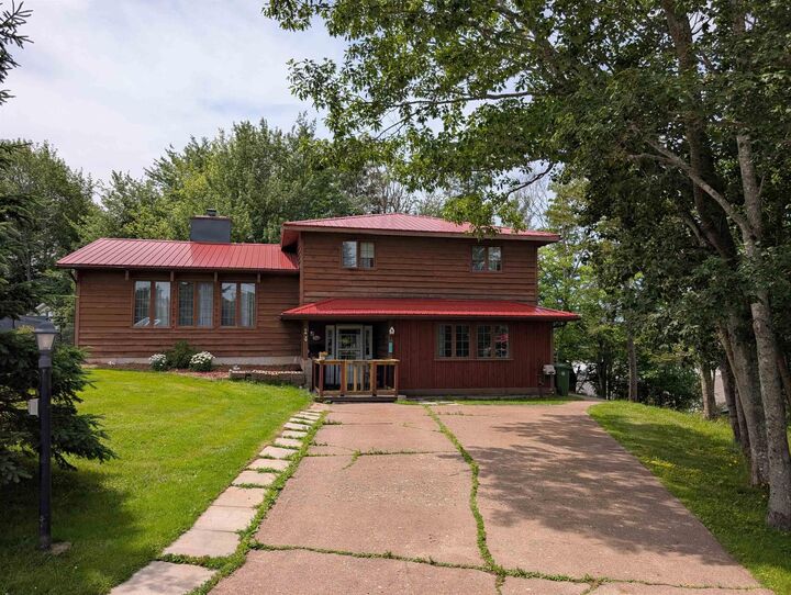 28 Purdy Drive — photo 1