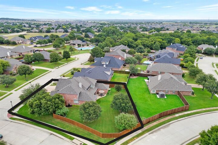 Property Photo: 316 Sandy Cove TX 76226