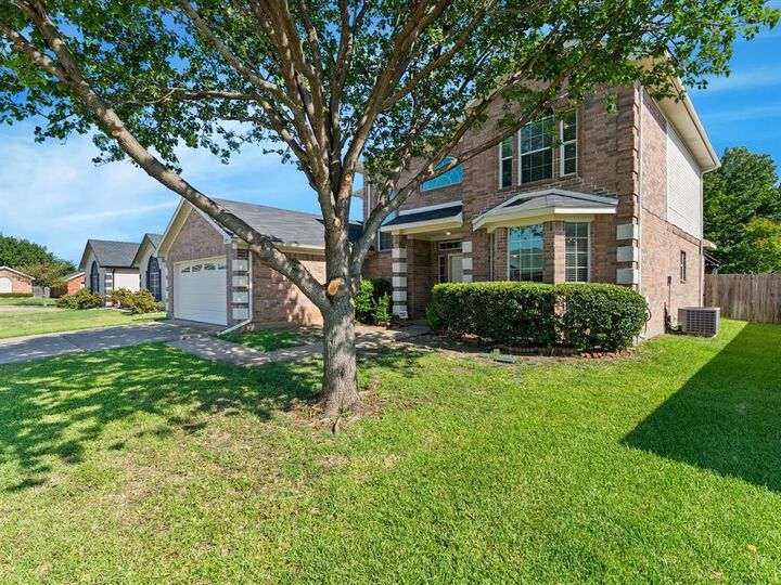 Property Photo:  508 Road Runner Drive  TX 76002 