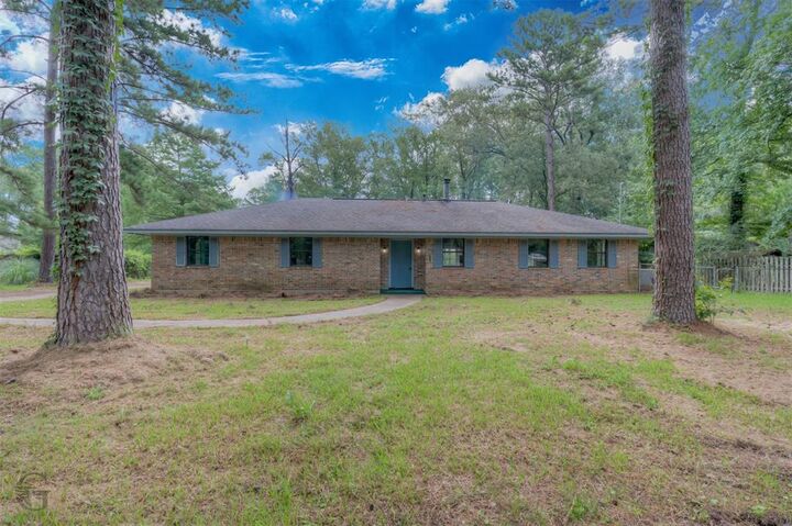 Property Photo:  220 E Cloverleaf Drive  LA 71037 