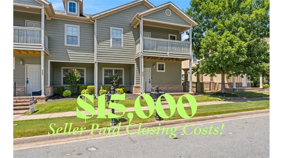 Property Photo:  699 N Wordsworth Lane  AR 72704 