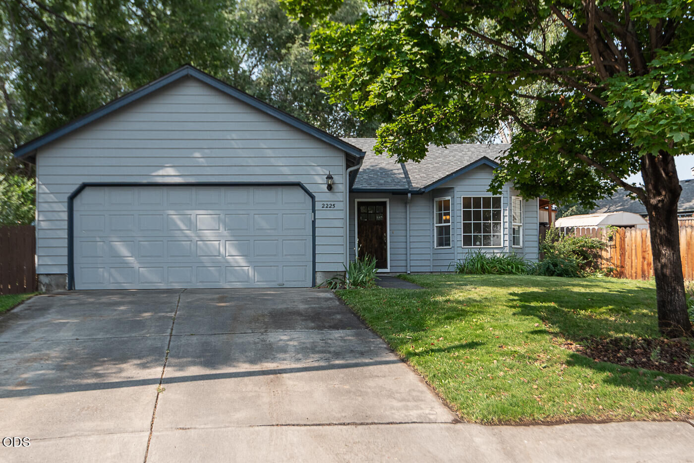 Property Photo:  2225 SW 30th Court  OR 97756 