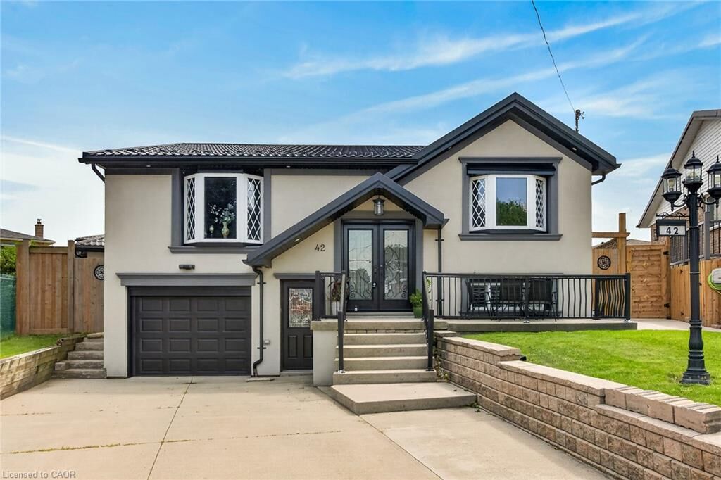 Property Photo: 42 Rama Court ON L8W 2B3