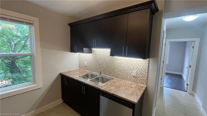 Property Photo:  1544 King Street E 306  ON L8K 1S9 