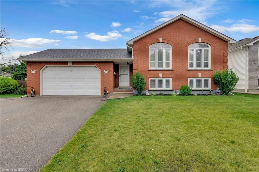 Property Photo:  5 Passmore Court  ON N3R 1W7 