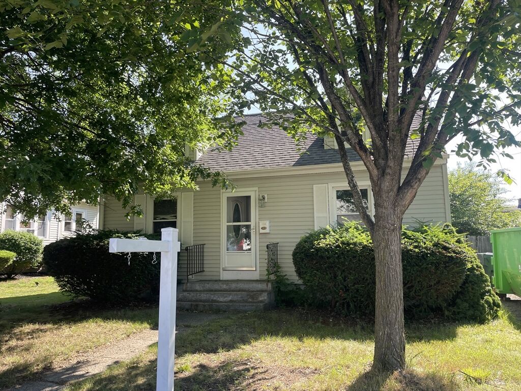 Property Photo: 183 Winton St MA 01118