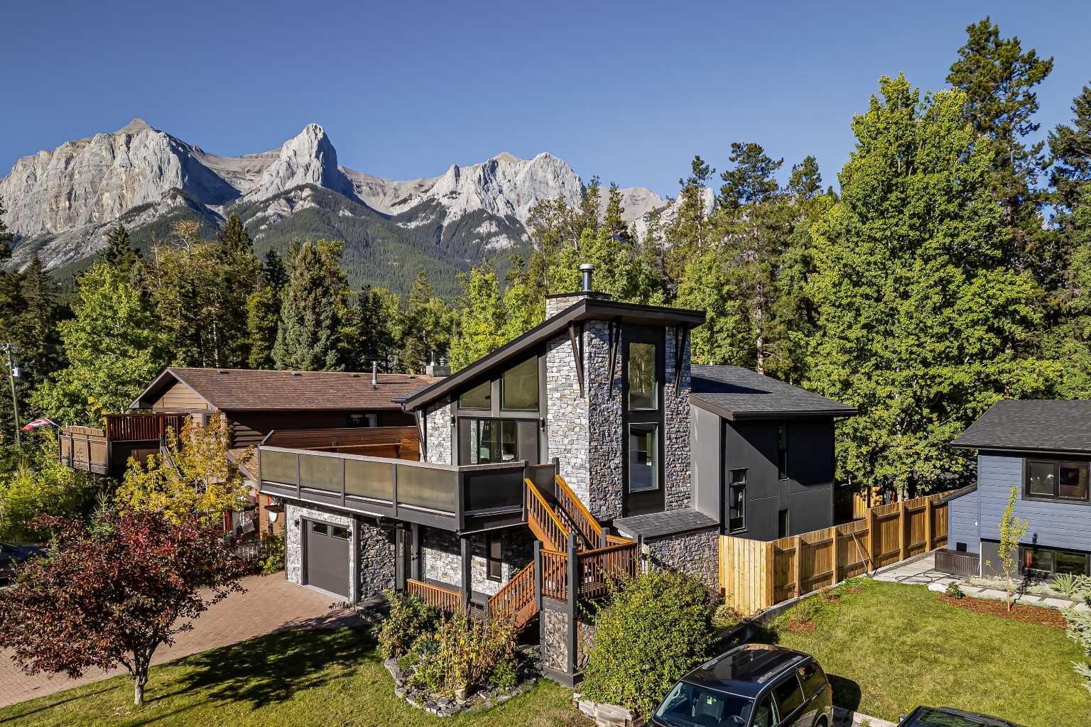 Property Photo:  610 Larch Place  AB T1W 1S1 