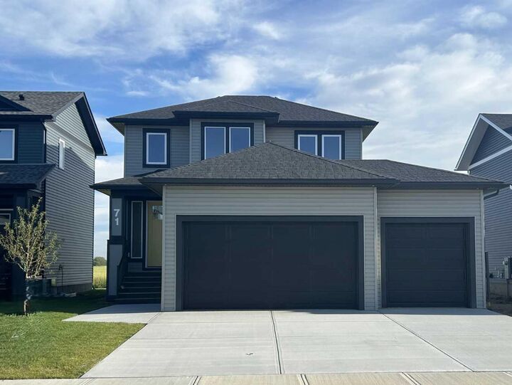 71 Vincent Crescent — photo 1