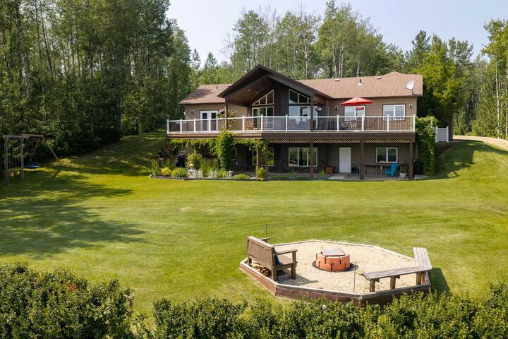 Property Photo: 30 590071 Range Road 122 AB T7S 1N4