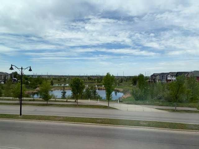 Property Photo:  264 Auburn Bay Drive SE  AB T3M 0S1 