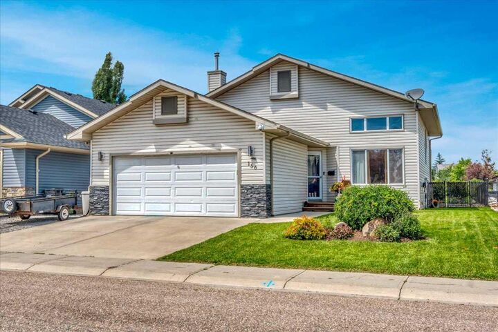 Property Photo:  156 Aspen Creek Crescent  AB T1P 0A7 