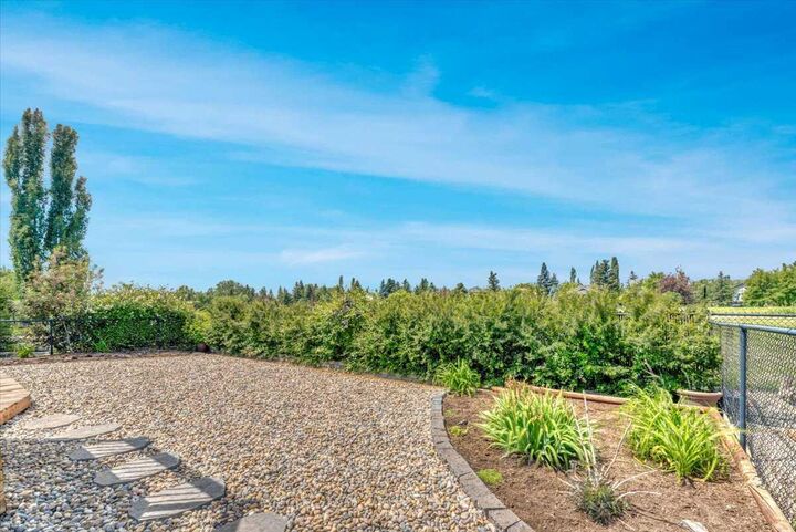 Property Photo: 156 Aspen Creek Crescent AB T1P 0A7