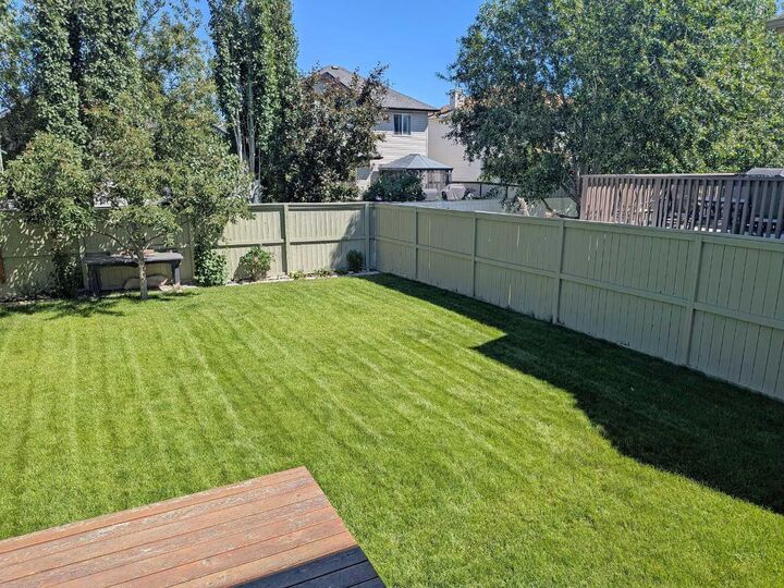 Property Photo: 34 Coopers Close SW AB T4B 2X1