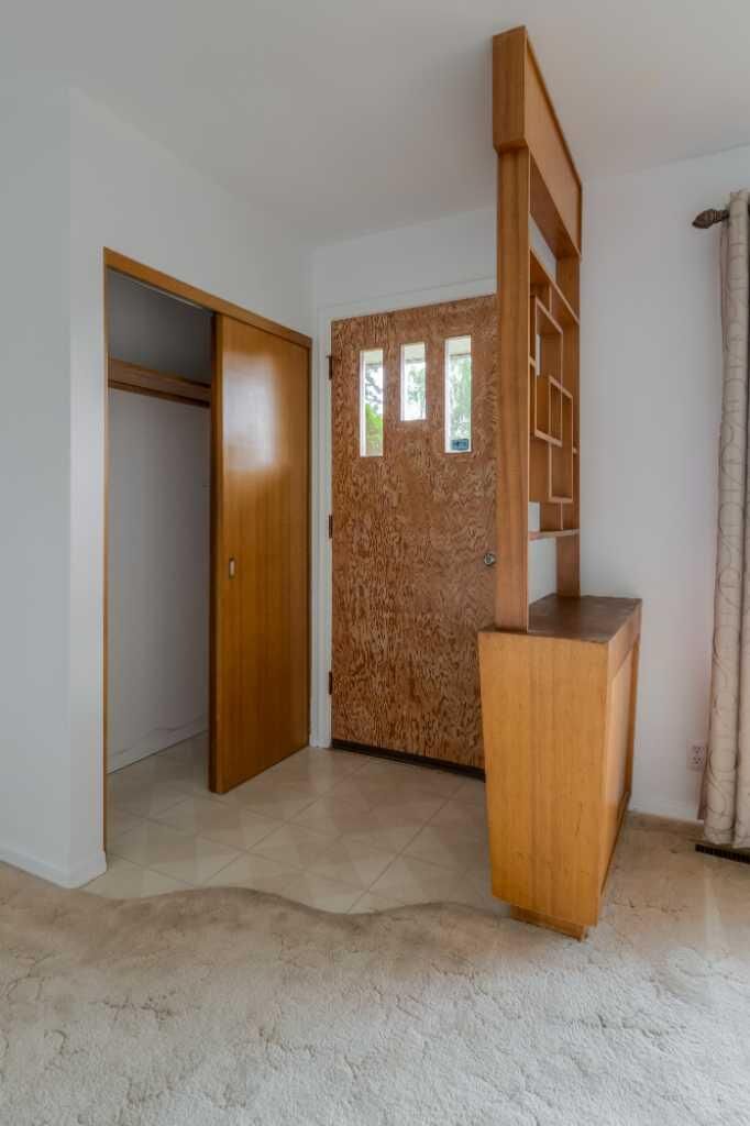 Property Photo:  1218 18 Street N  AB T1H 3H6 