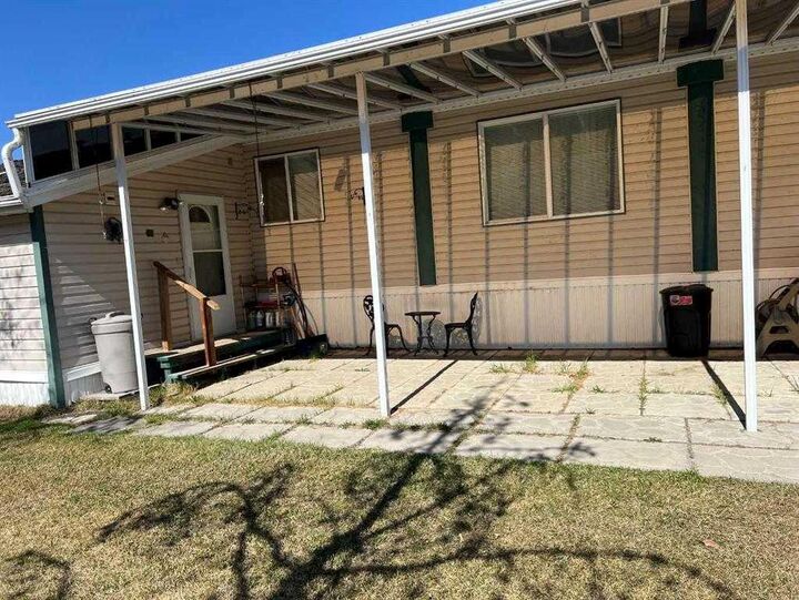 Property Photo: 806 5 A Street AB T0H 1P0
