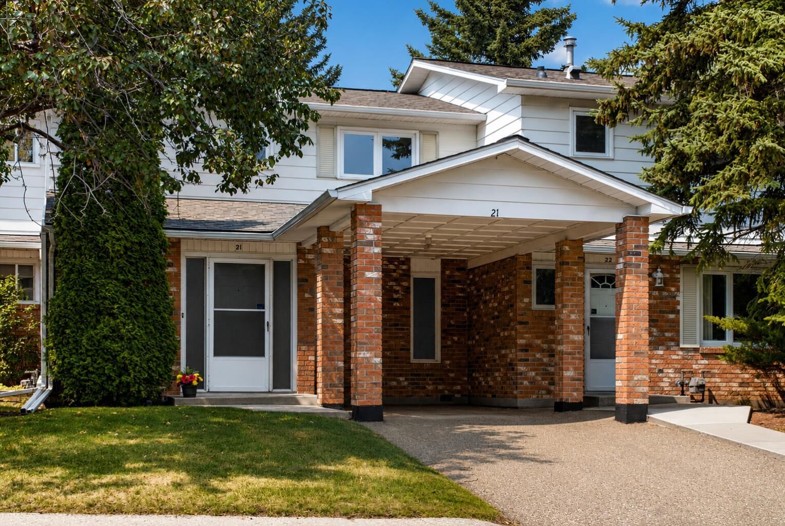 Property Photo:  2815 Palliser Drive SW 21  AB T2V 3S8 