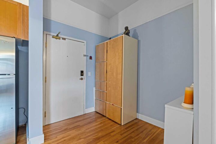 Property Photo:  1410 2 Street SW 210  AB T2R 1R1 