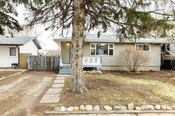 Property Photo: 5209 Wilson Street AB T0M 0J0