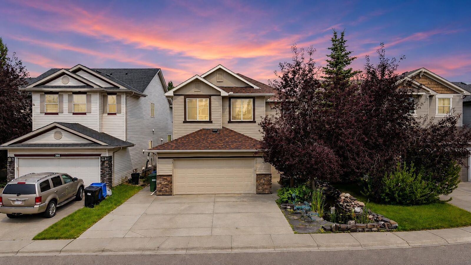 Property Photo:  362 Chapalina Gardens SE  AB T2X 0A9 