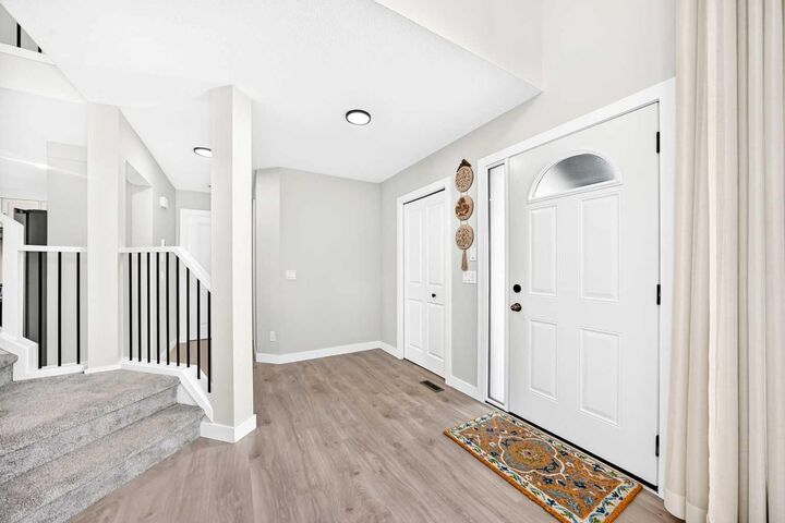 Property Photo:  184 Panorama Hills Manor NW  AB T3K 5L2 