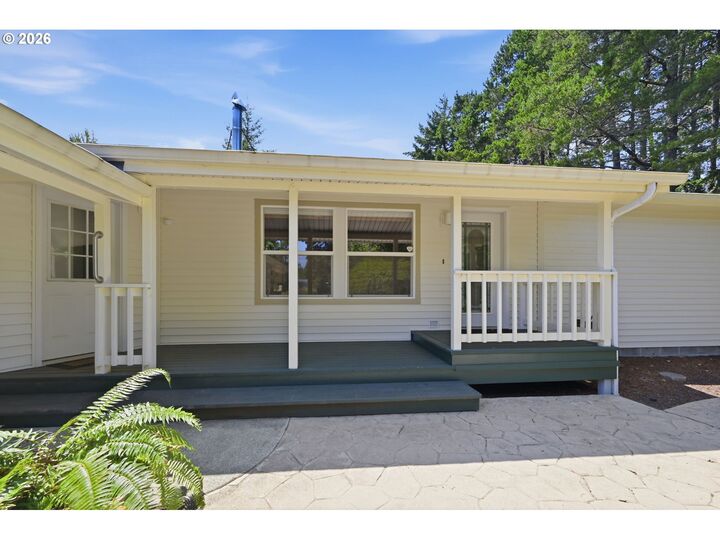 Property Photo:  489 Sherwood Loop  OR 97439 