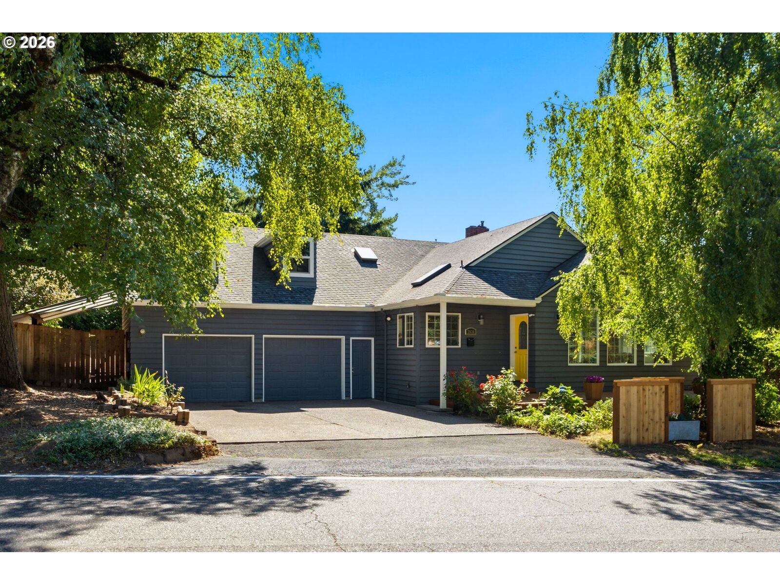 Property Photo:  7636 SW Capitol Hill Rd  OR 97219 