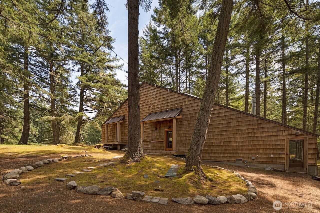 Property Photo: 28 Channel Heights Way WA 98250