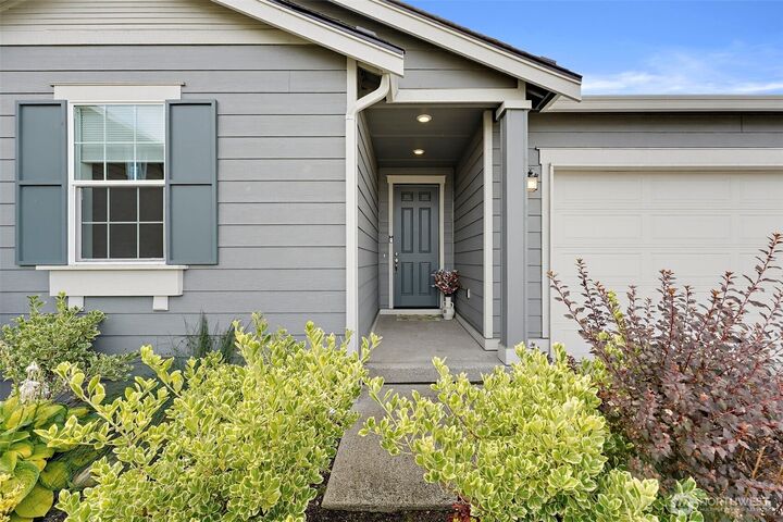 Property Photo: 12216 176th St E WA 98374