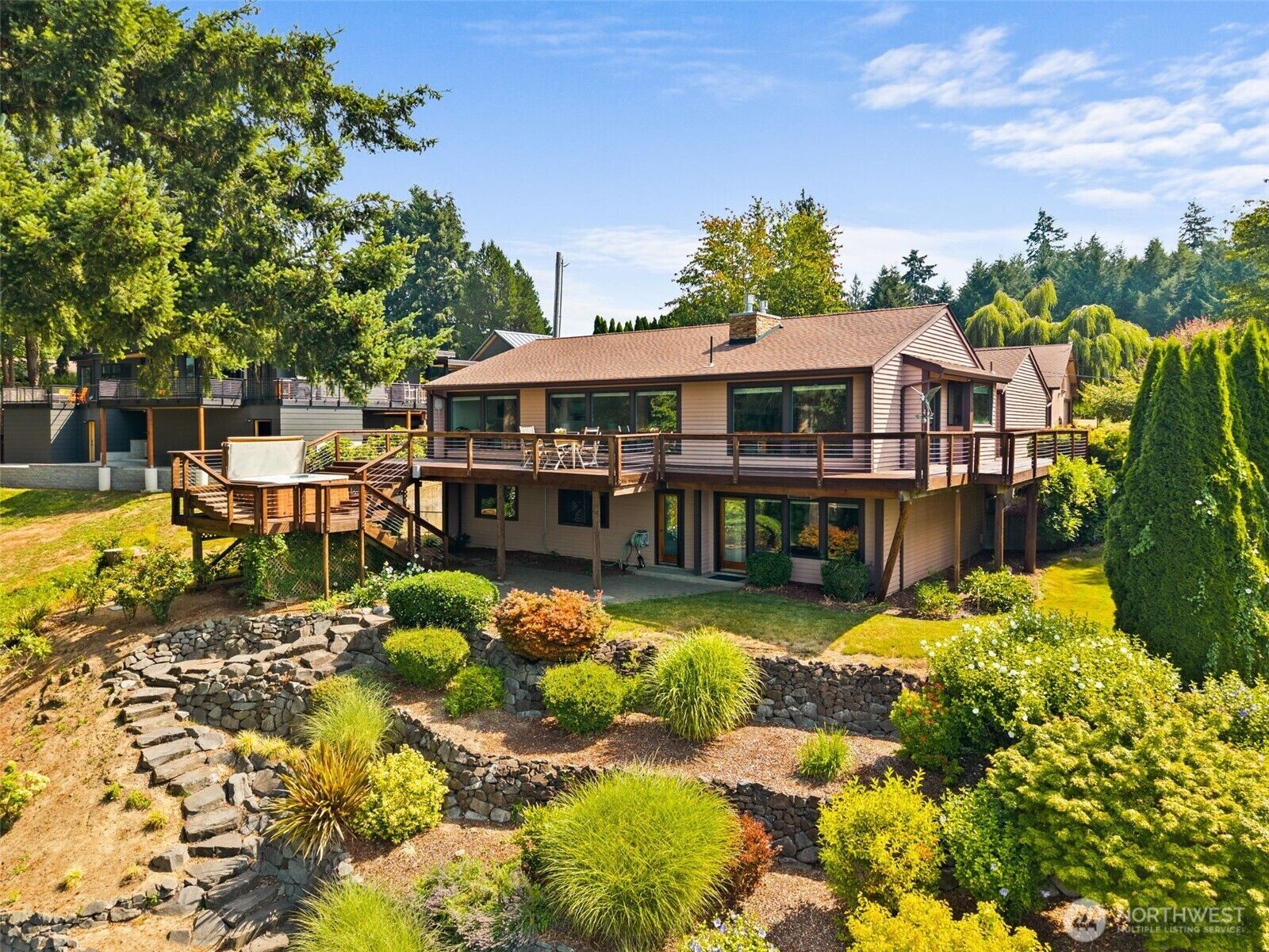 Property Photo:  2126  Log Cabin Road SE  WA 98501 