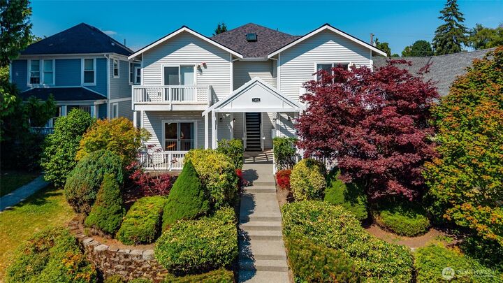 Property Photo: 3426 Oakes Avenue WA 98201