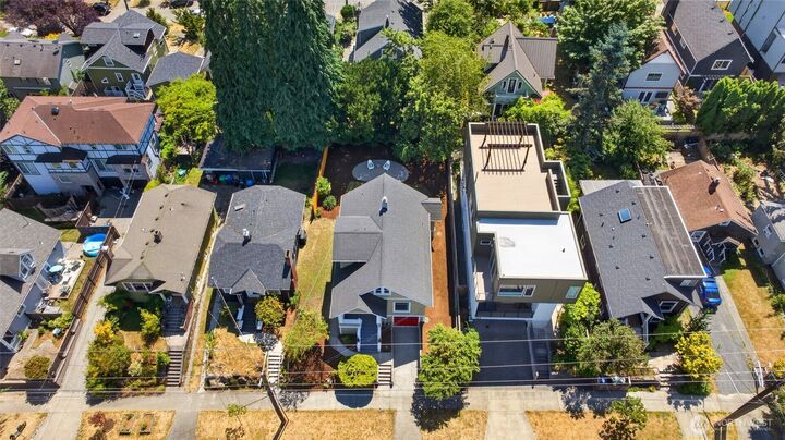 Property Photo: 409 NE 60th Street WA 98115