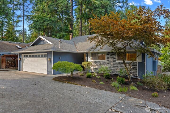 Property Photo:  18224  24th Avenue NE  WA 98155 