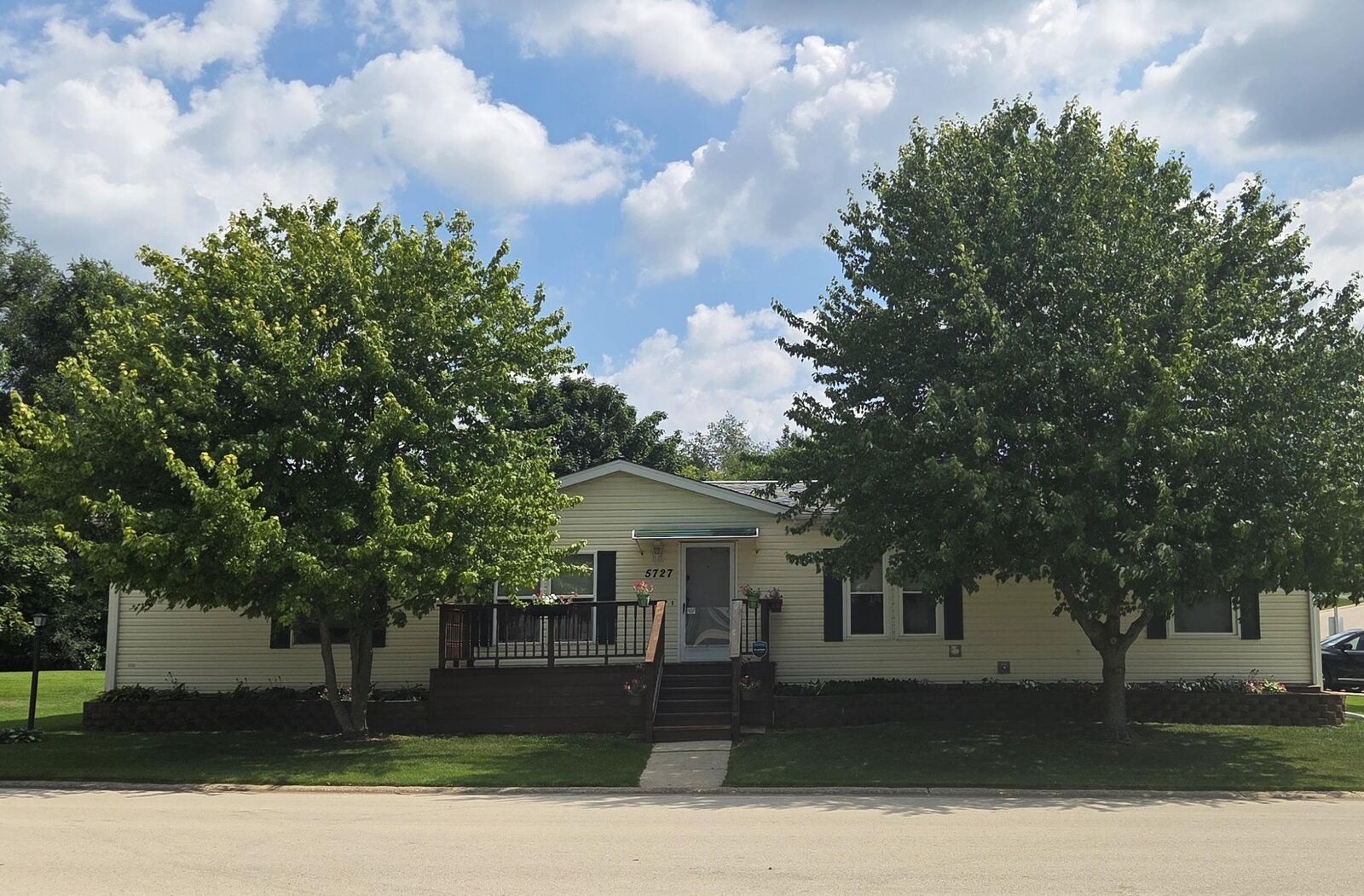 Property Photo:  5727 Butternut Drive  IL 61115 