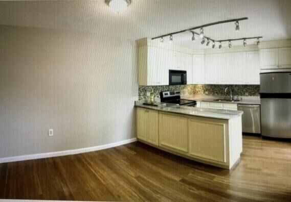 Property Photo: 1700 Embassy Drive 105 FL 33401