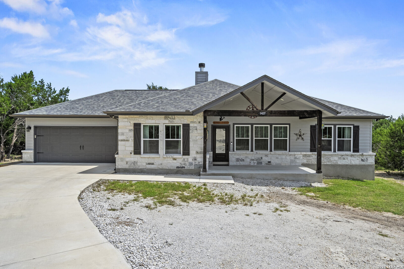Property Photo:  1427 Birch Ln  TX 78623 