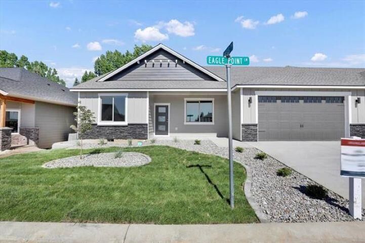 Property Photo:  1109 -15 N Country Club Dr Unit 15  WA 99006 
