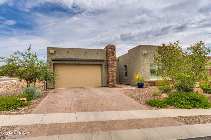 Property Photo: 365 E Day Flower Drive AZ 85755